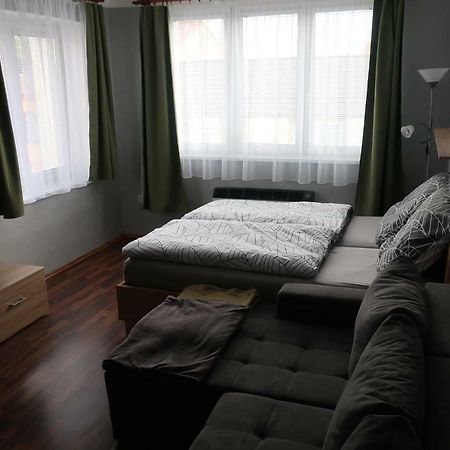 Апартаменты Apartman 819 Тршебонь Экстерьер фото