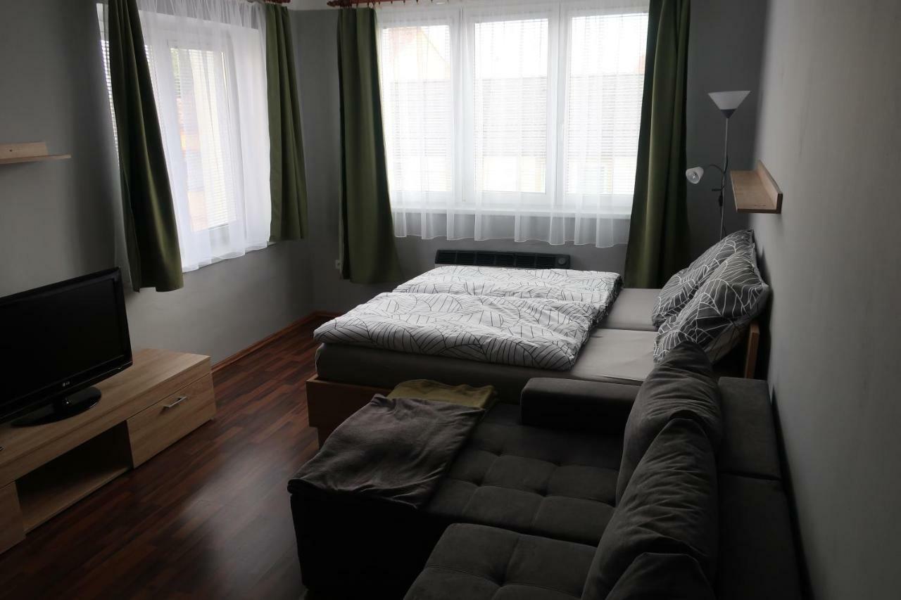 Апартаменты Apartman 819 Тршебонь Экстерьер фото